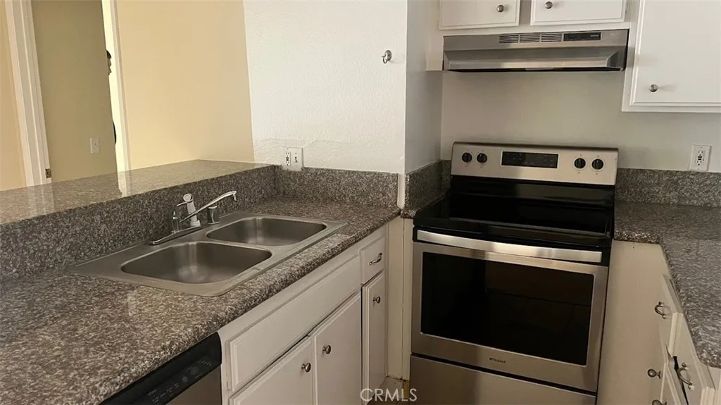 Additional image 35 of 15425 Sherman Way Unit 101, Van Nuys, CA 91406