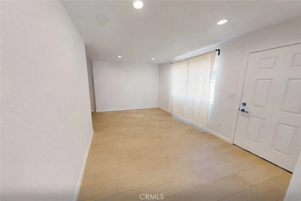 Additional image 16 of 5637 Redwood Ave Unit B, Palmdale, CA 93551