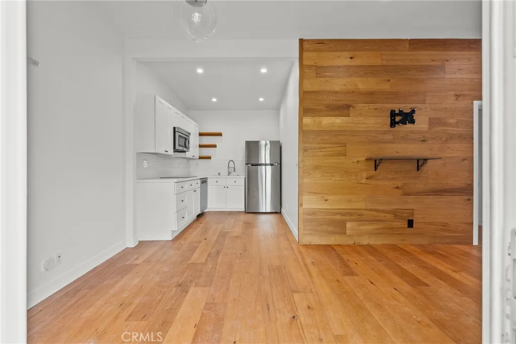 Additional image 116 of 23036 Burbank Blvd, Woodland Hills, CA 91367