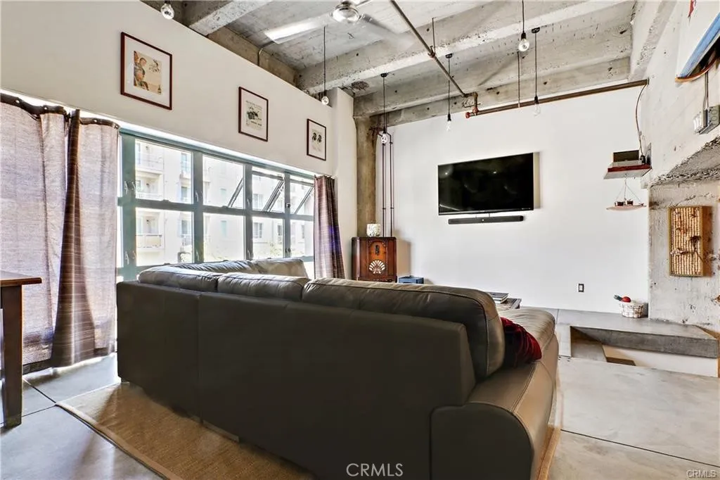 Additional image 8 of 100 W 5th Street Unit 2G, Long Beach, CA 90802