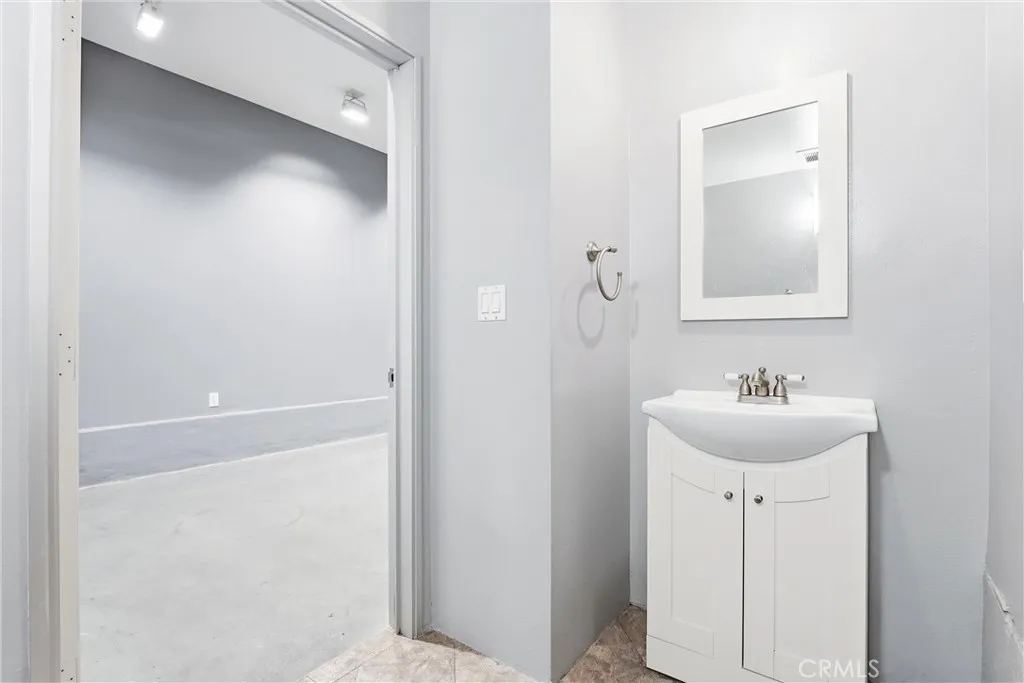 Additional image 9 of 911 E Santa Ana Blvd, Santa Ana, CA 92701