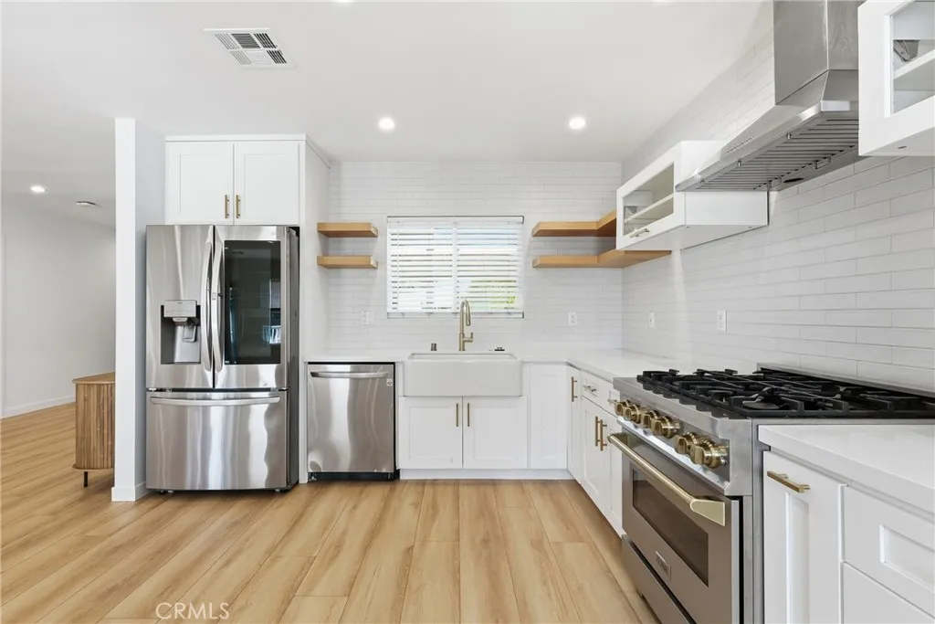 Additional image 24 of 17546 Kittridge, Lake Balboa, CA 91406