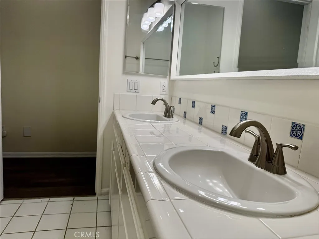 Additional image 23 of 18930 Sherman Way Unit 17, Reseda, CA 91335