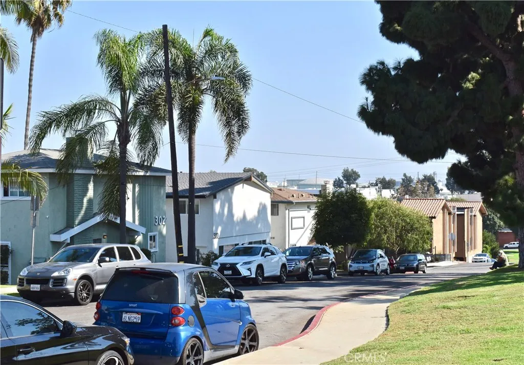 Additional image 39 of 300 Maryland Street Unit 1, El Segundo, CA 90245