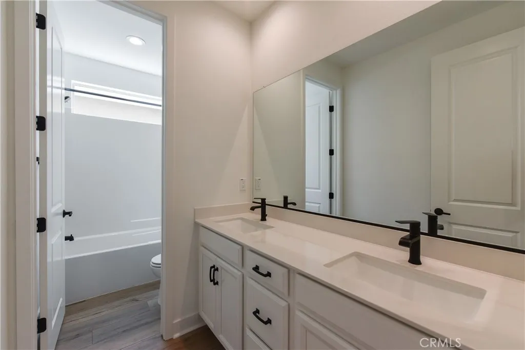 Additional image 33 of 162 Pattern, Irvine, CA 92618