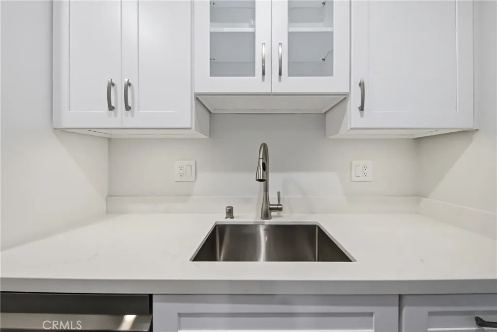 Additional image 11 of 1422 Cabrillo Park Unit B, Santa Ana, CA 92701