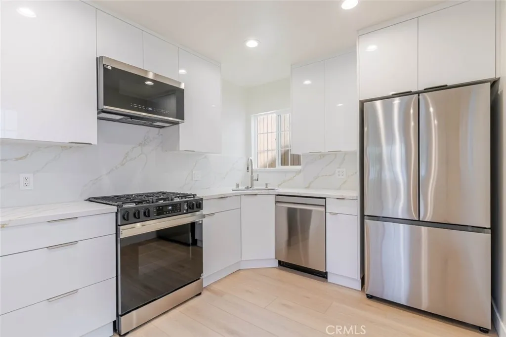 Additional image 17 of 320 E Dryden Street Unit B, Glendale, CA 91207