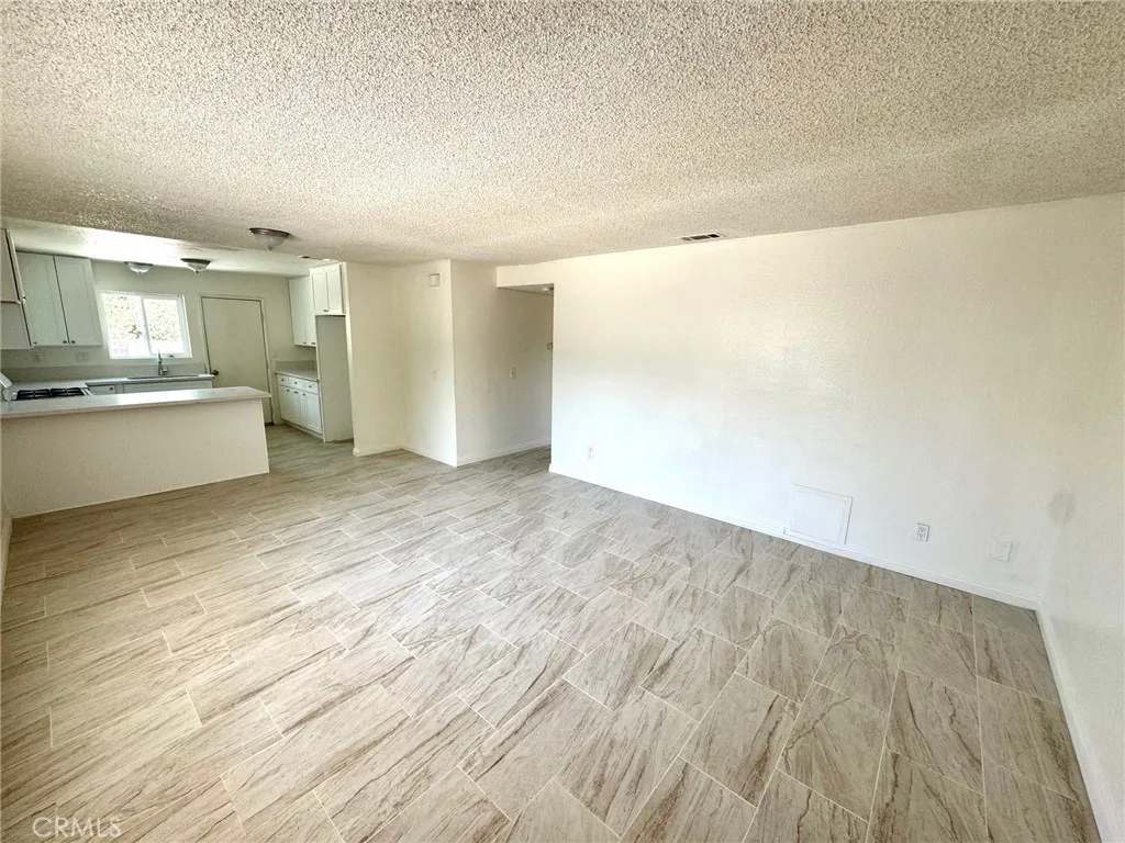 Additional image 6 of 16214 Juniper Street Unit 3c, Hesperia, CA 92345