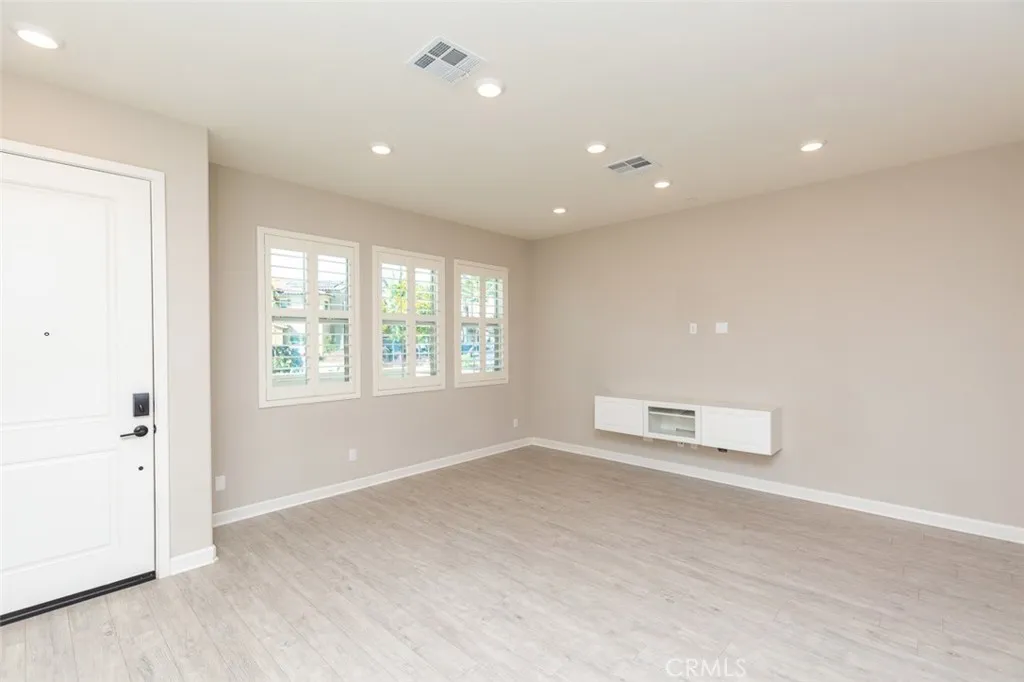 Additional image 8 of 1095 Delpy View Pt, Vista, CA 92084