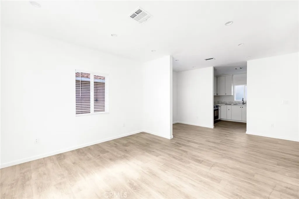 Additional image 19 of 7044 White Oak Ave Unit A, Van Nuys, CA 91406