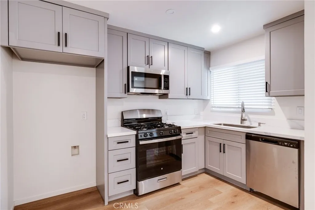 Additional image 7 of 206 Chicago Avenue Unit D, Huntington Beach, CA 92648