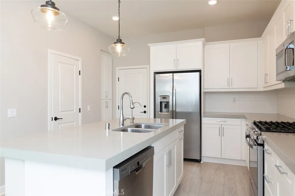 Additional image 11 of 1095 Delpy View Pt, Vista, CA 92084