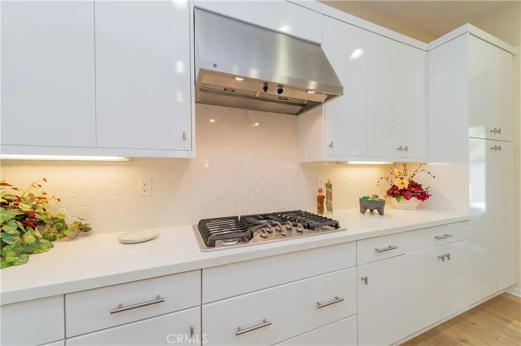 Additional image 15 of 103 Newall, Irvine, CA 92618