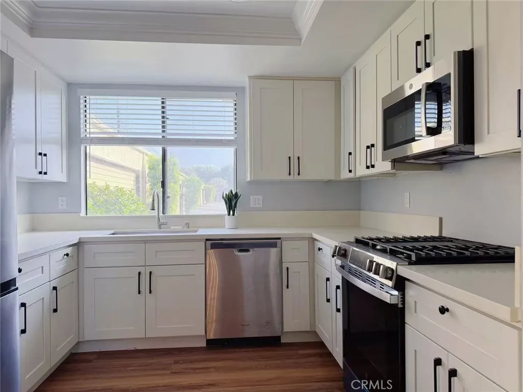 Additional image 2 of 239 Linwood Avenue Unit E, Monrovia, CA 91006