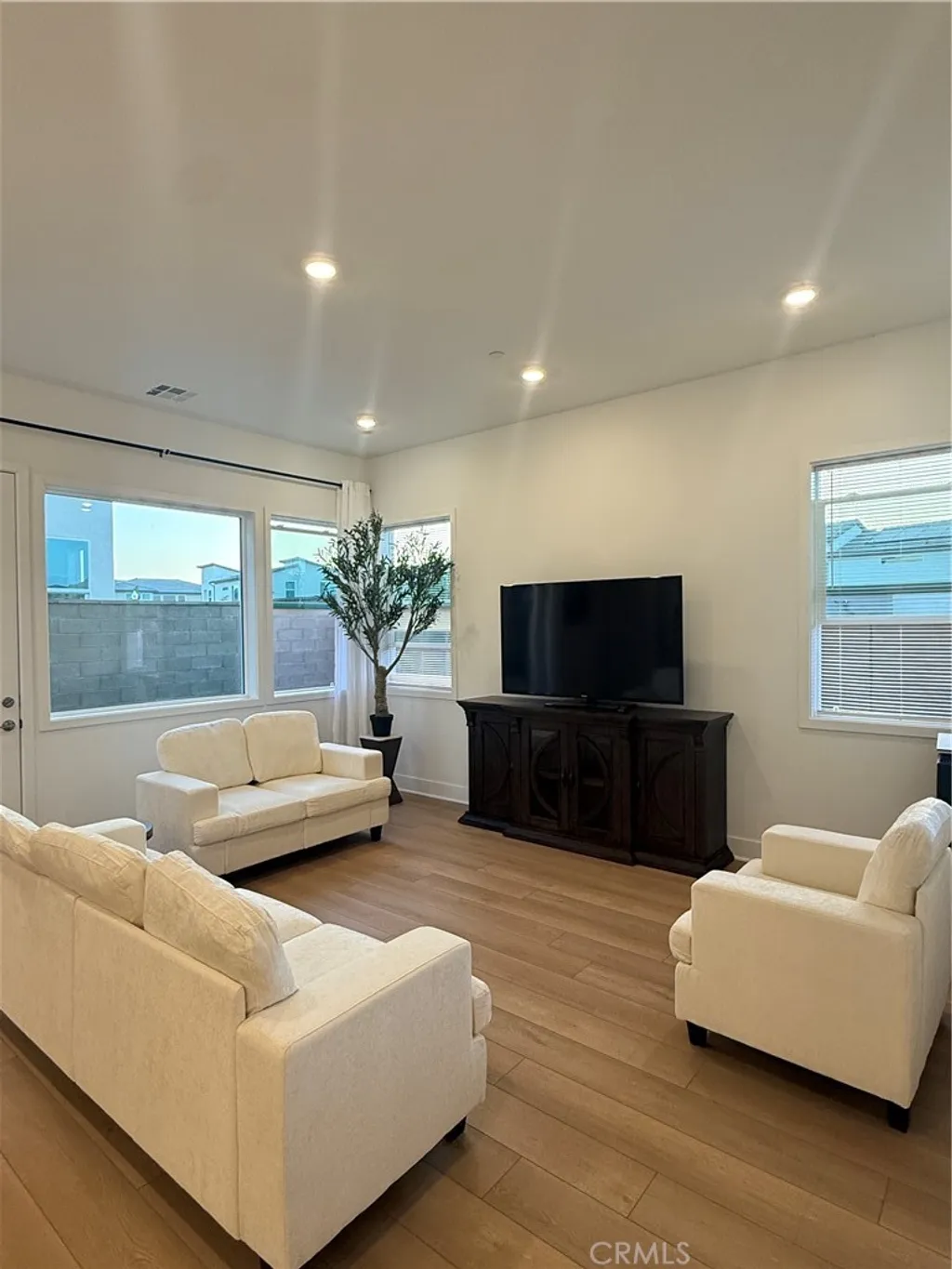 422 clipper, Irvine, CA 92618 photo 4