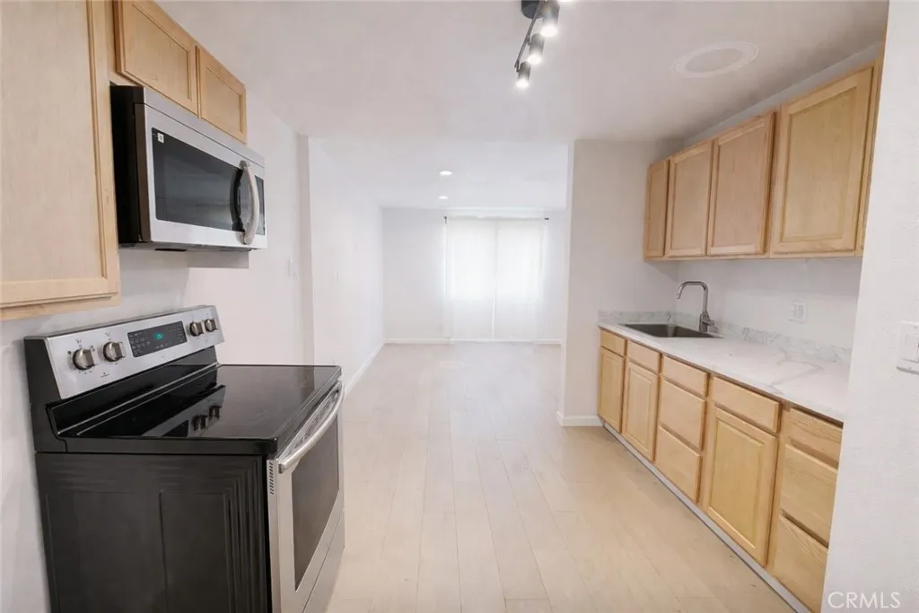 Additional image 18 of 5637 Redwood Ave Unit B, Palmdale, CA 93551