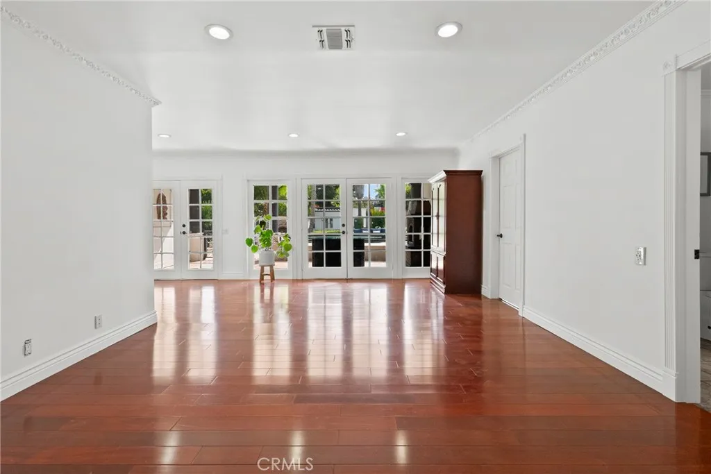 Additional image 88 of 23036 Burbank Blvd, Woodland Hills, CA 91367