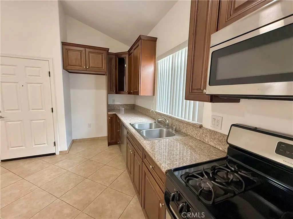 Additional image 11 of 6917 Woodman Avenue Unit 7, Van Nuys, CA 91405