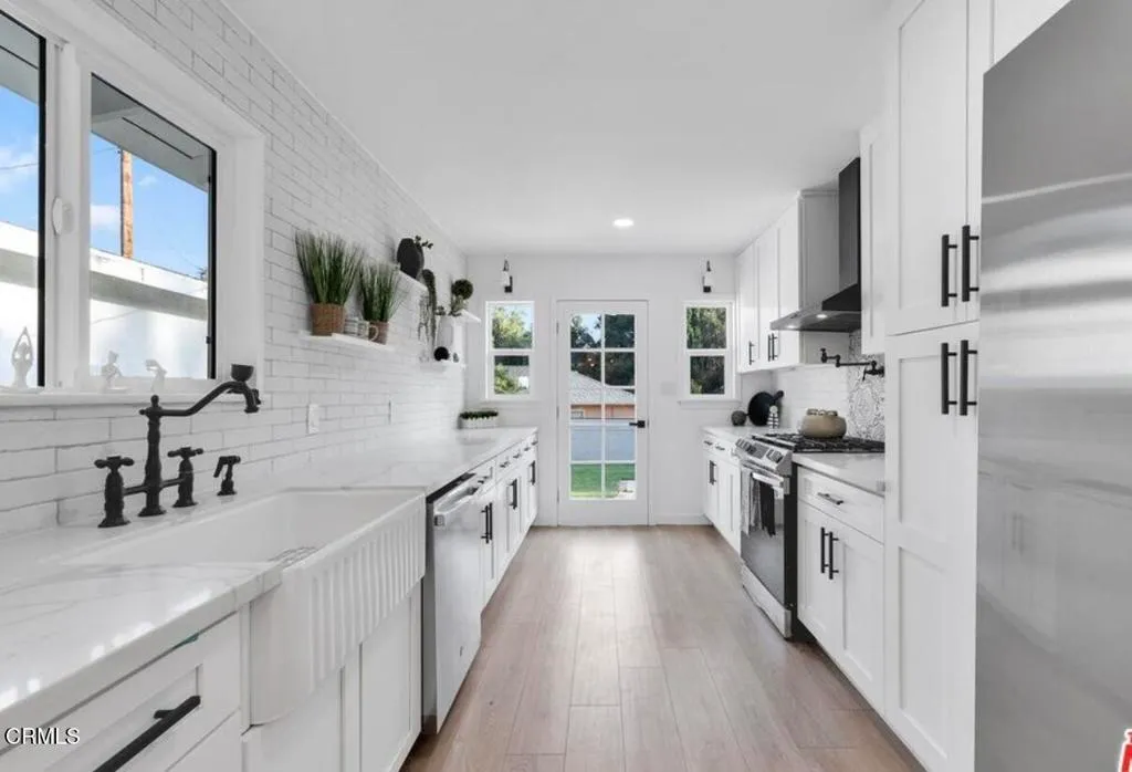 Additional image 12 of 1086 Hollygrove Lane, Altadena, CA 91001