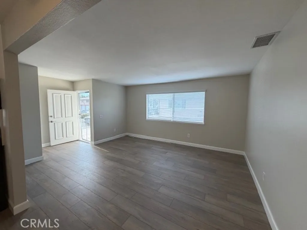 Additional image 5 of 1309 Via Santiago Unit D, Corona, CA 92882