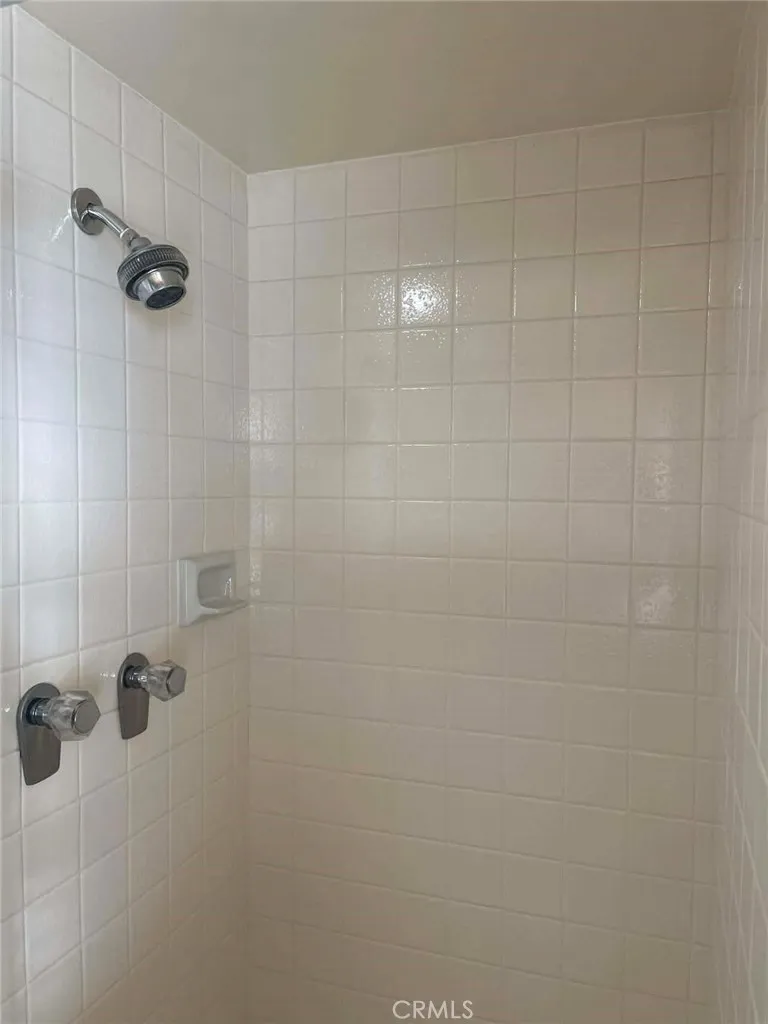 Additional image 39 of 2606 Cañada Boulevard Unit 201, Glendale, CA 91208