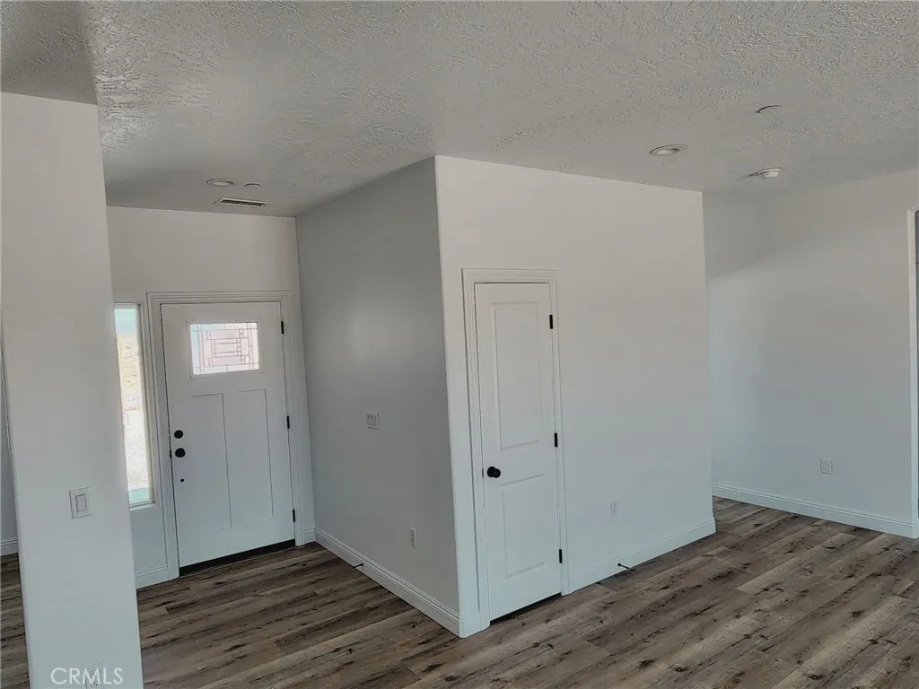 Additional image 6 of 21053 Huasna Road, Apple Valley, CA 92307