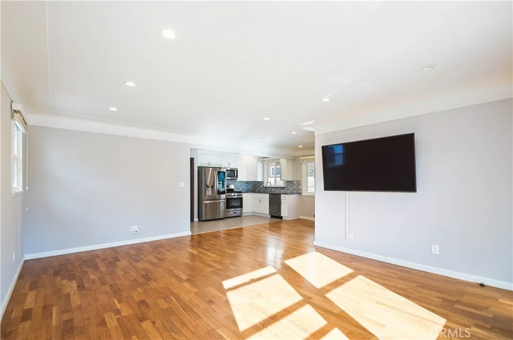 Additional image 29 of 721 E Elmwood Ave, Burbank, CA 91501