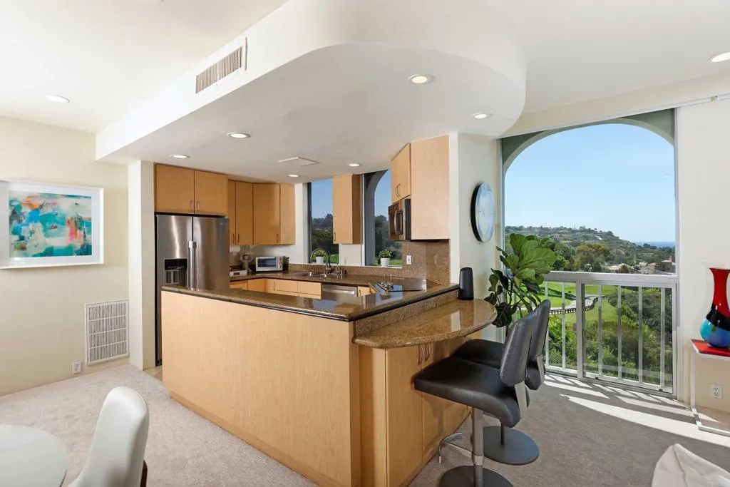 Additional image 4 of 1001 Genter St Unit 6j, La Jolla, CA 92037