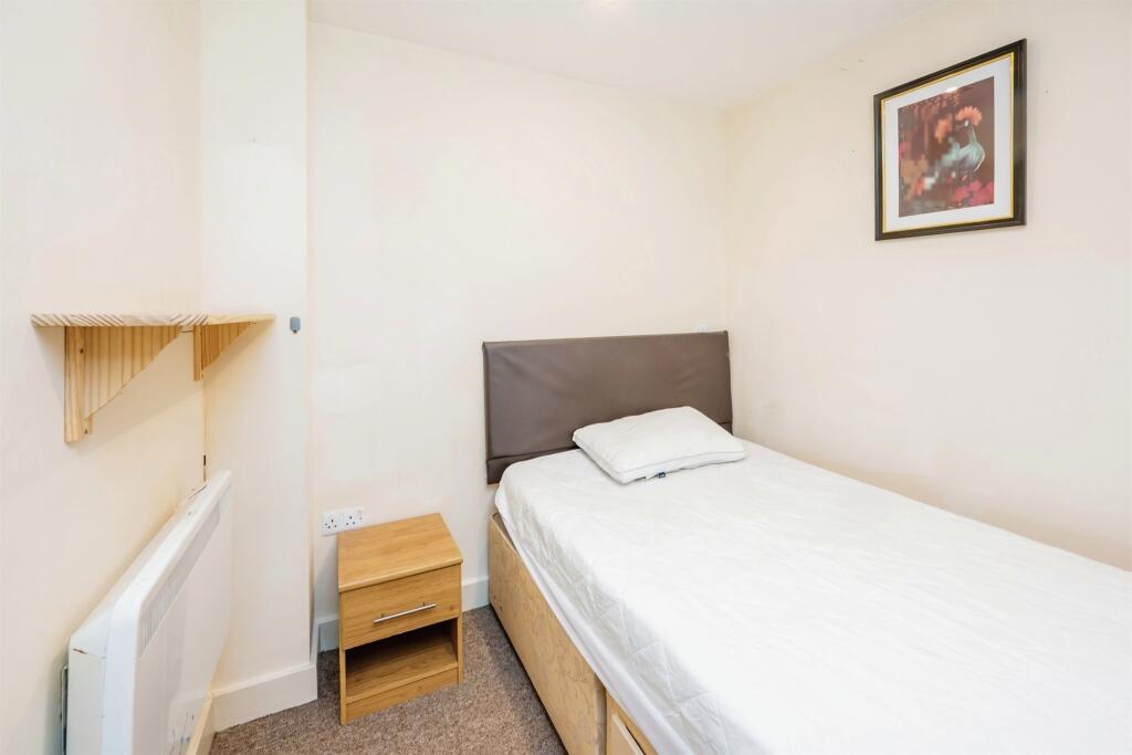 Additional image 23 of Clive Passage, BIRMINGHAM