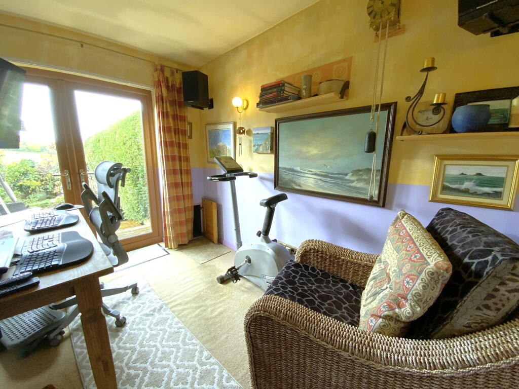 Additional image 4 of HALESOWEN, Sidlaw Close