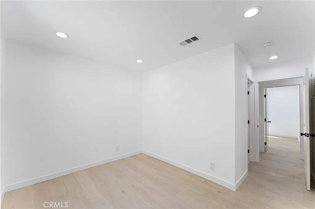 Additional image 33 of 2740 S Sycamore Ave, Los Angeles, CA 90016