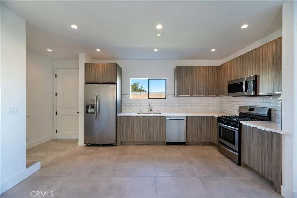 Additional image 31 of 1809 S Longwood Ave, Los Angeles, CA 90019