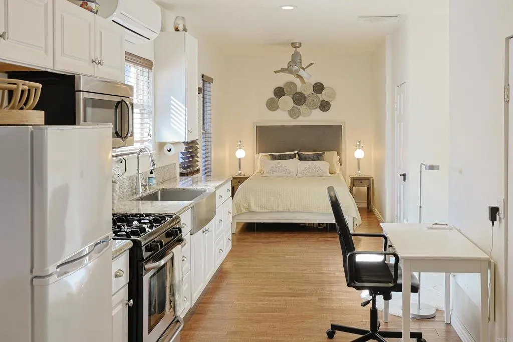 Additional image 38 of 205 C Avenue, Coronado, CA 92118