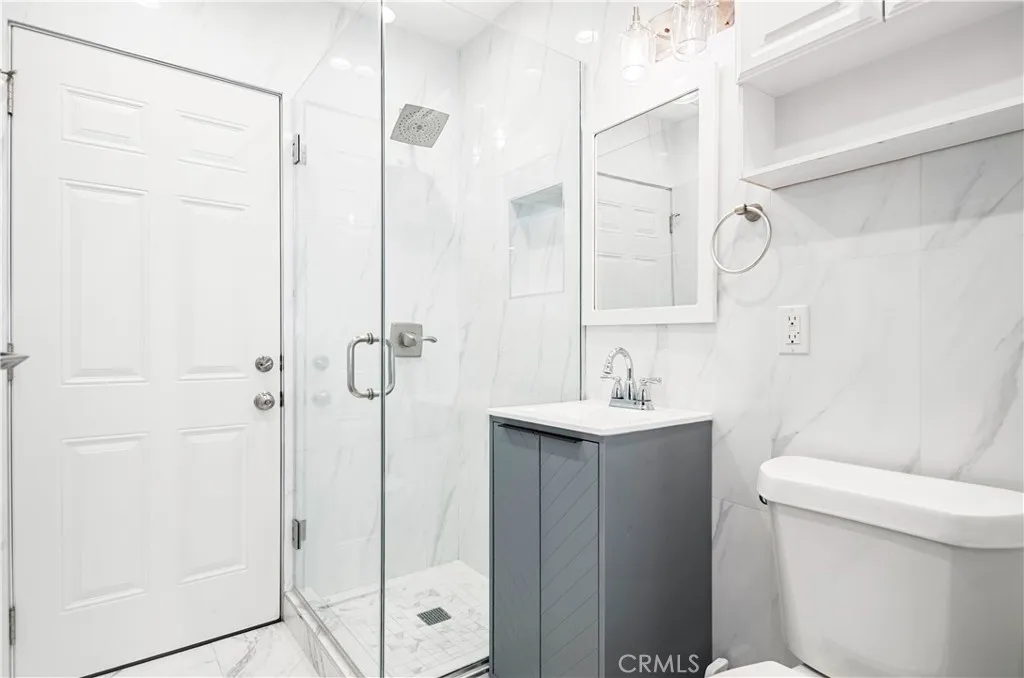 Additional image 16 of 721 E Elmwood Ave, Burbank, CA 91501