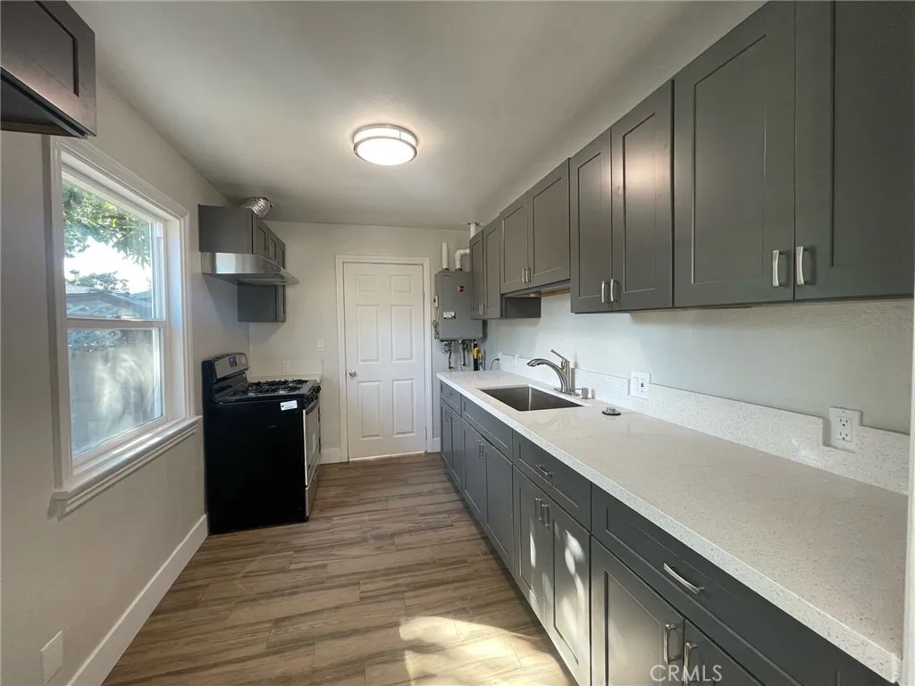 Additional image 13 of 924 W Chestnut Unit 1/2, Santa Ana, CA 92703