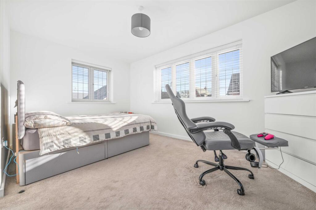 Additional image 11 of Mayors Drive, Alcester