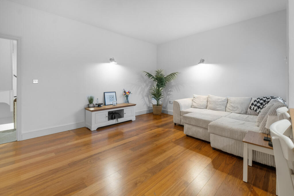 Additional image 4 of Flat 2, 47 Birmingham Road, Bromsgrove B61 0DR