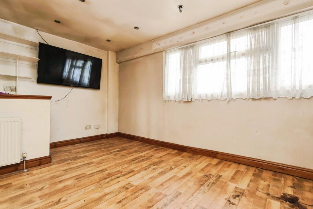 Additional image 13 of Avon Drive, Castle Bromwich, Birmingham, West Midlands, B36