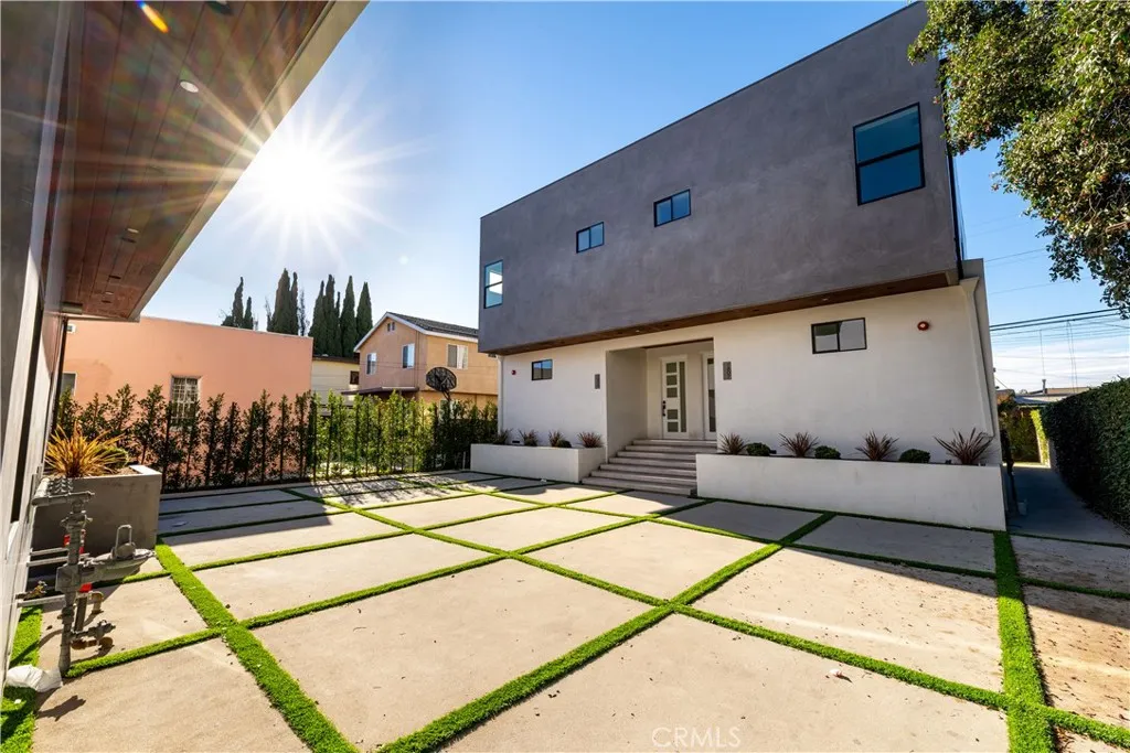 Additional image 47 of 1809 S Longwood Ave, Los Angeles, CA 90019