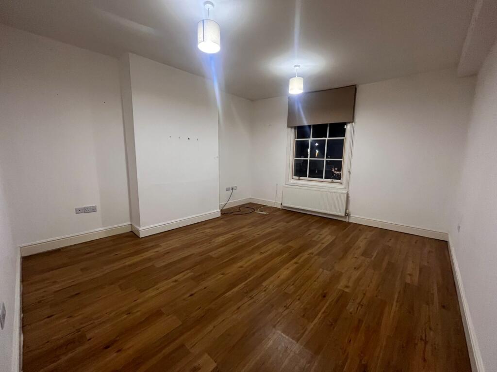 Additional image 3 of The Square, Alvechurch, Birmingham, Worcestershire, B48