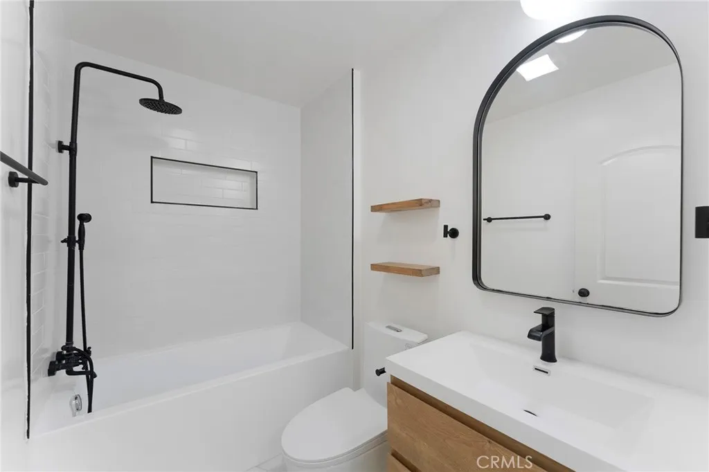 Additional image 32 of 2740 S Sycamore Ave, Los Angeles, CA 90016