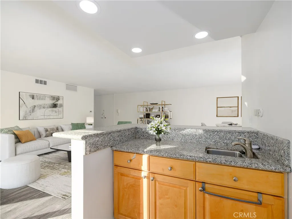 Additional image 42 of 5411 Tyrone, Sherman Oaks, CA 91401