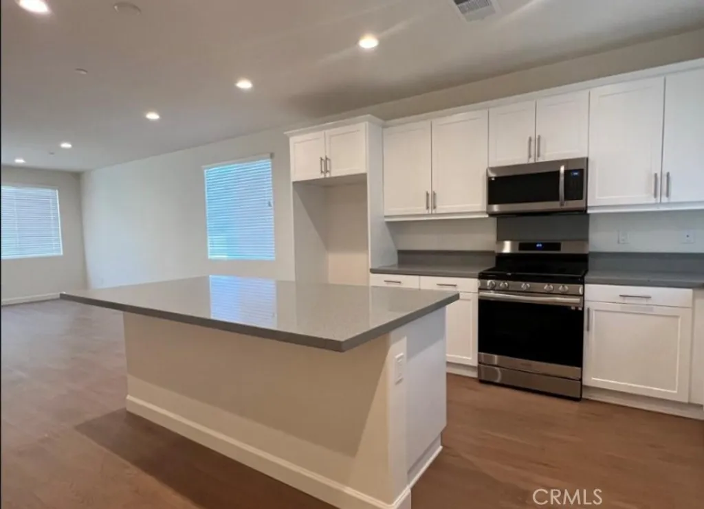 Additional image 4 of 130 Grove Court, Perris, CA 92571