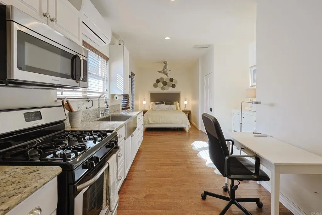 Additional image 9 of 205 C Avenue, Coronado, CA 92118