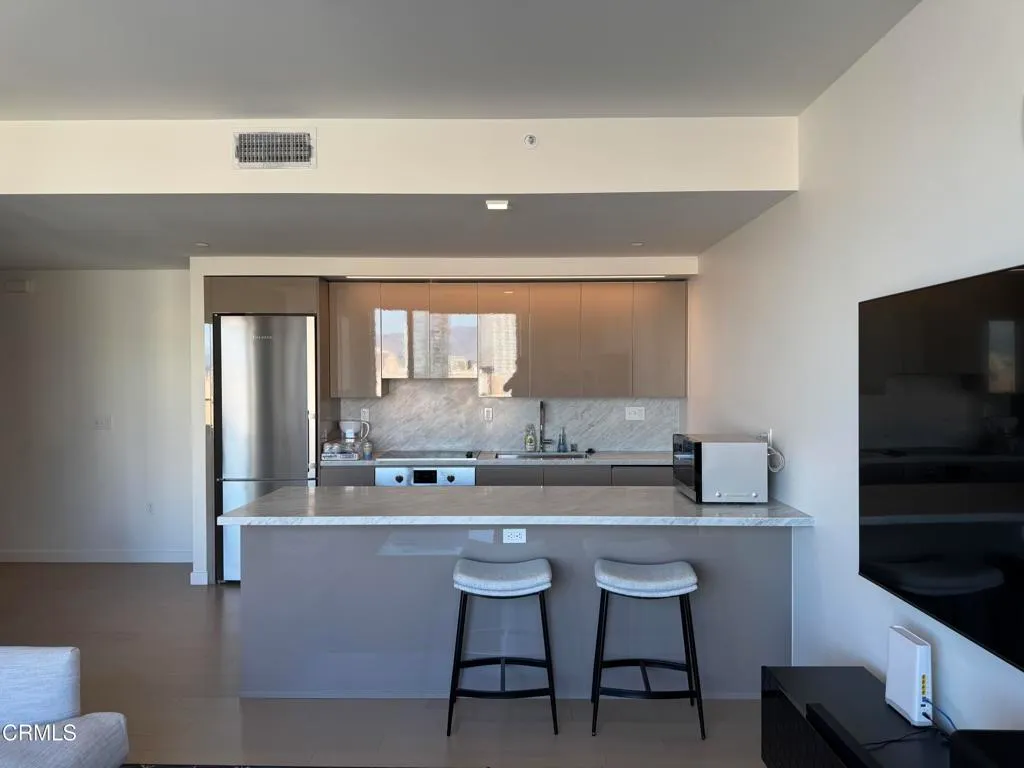 Additional image 6 of 1050 S Grand Avenue Unit 2004, Los Angeles, CA 90015