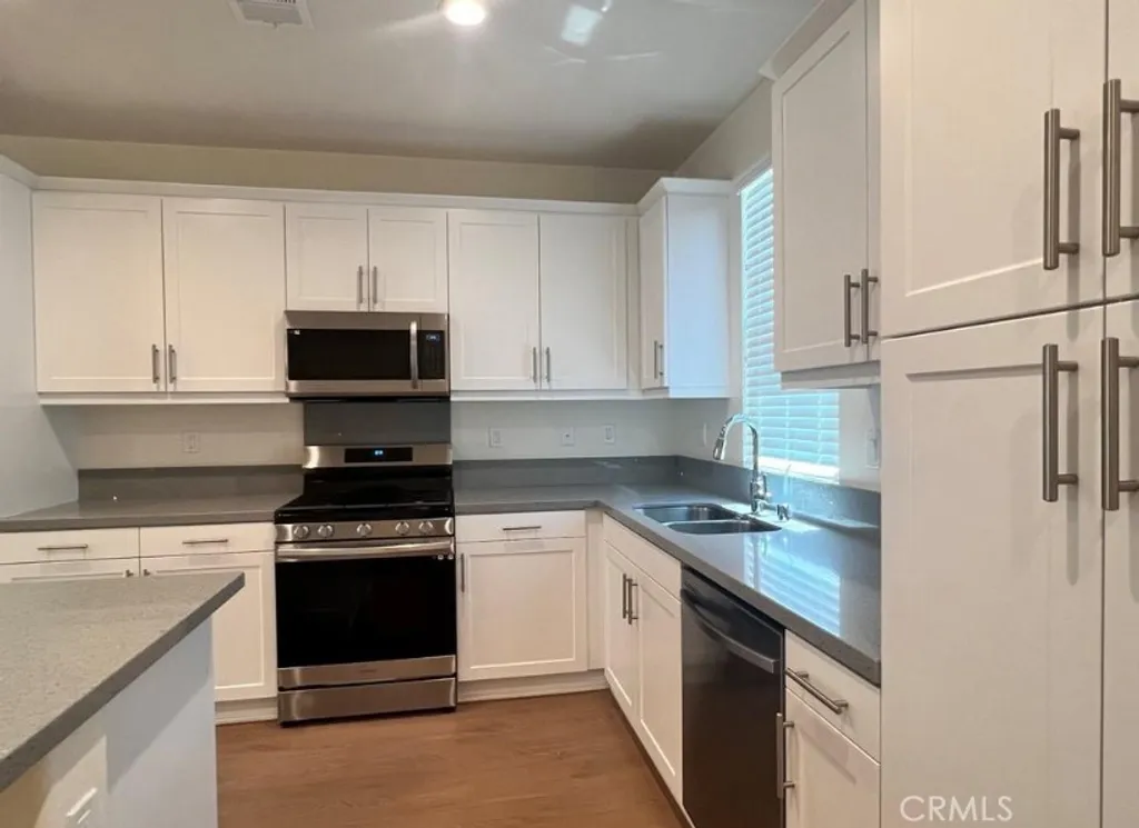 Additional image 5 of 130 Grove Court, Perris, CA 92571