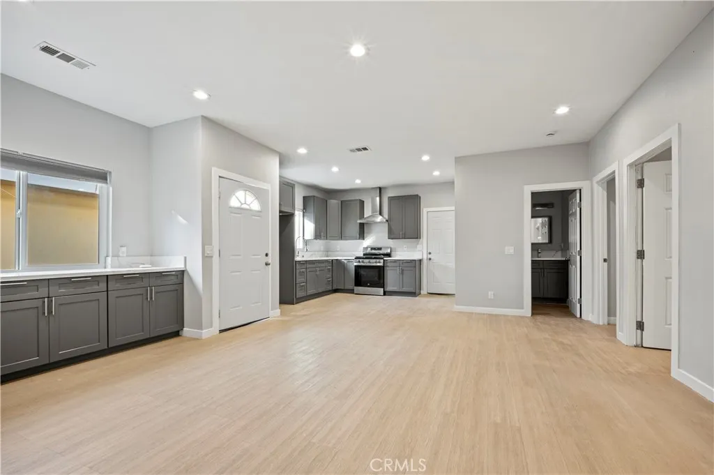 Additional image 2 of 1584 W Wakefield Avenue Unit B, Anaheim, CA 92802