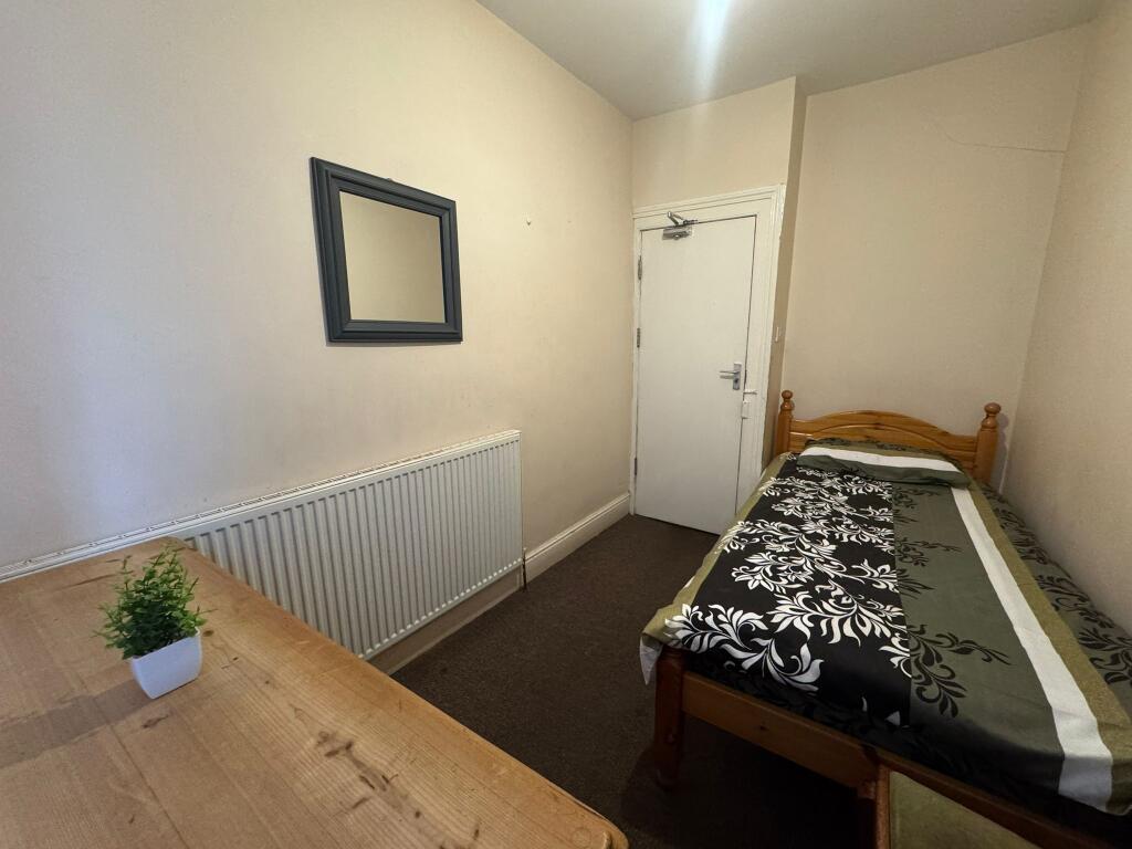 Additional image 4 of Rooms Available in B45