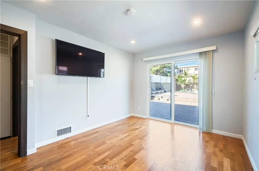 Additional image 21 of 721 E Elmwood Ave, Burbank, CA 91501