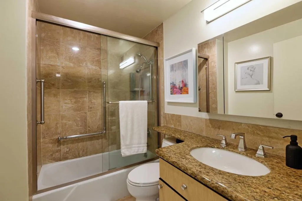Additional image 6 of 1001 Genter St Unit 6j, La Jolla, CA 92037
